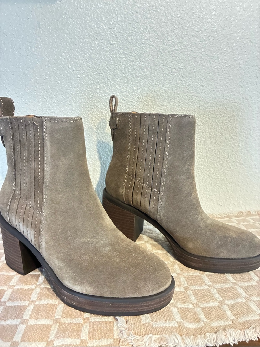 Crown Vintage Booties (8M)